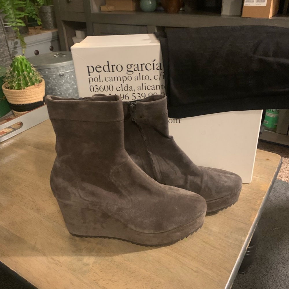 Pedro Garcia ankle bootie's